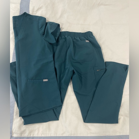 Figs Pants & Jumpsuits Figs Emerald Green Livingston Scrub Set